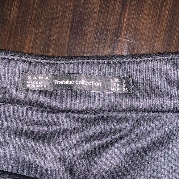 Zara black button skirt size small! - Picture 3 of 3